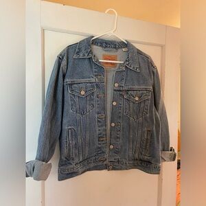 Levi’s unisex Jean jacket size M